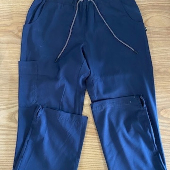 Scrubs - Picture 4 of 9